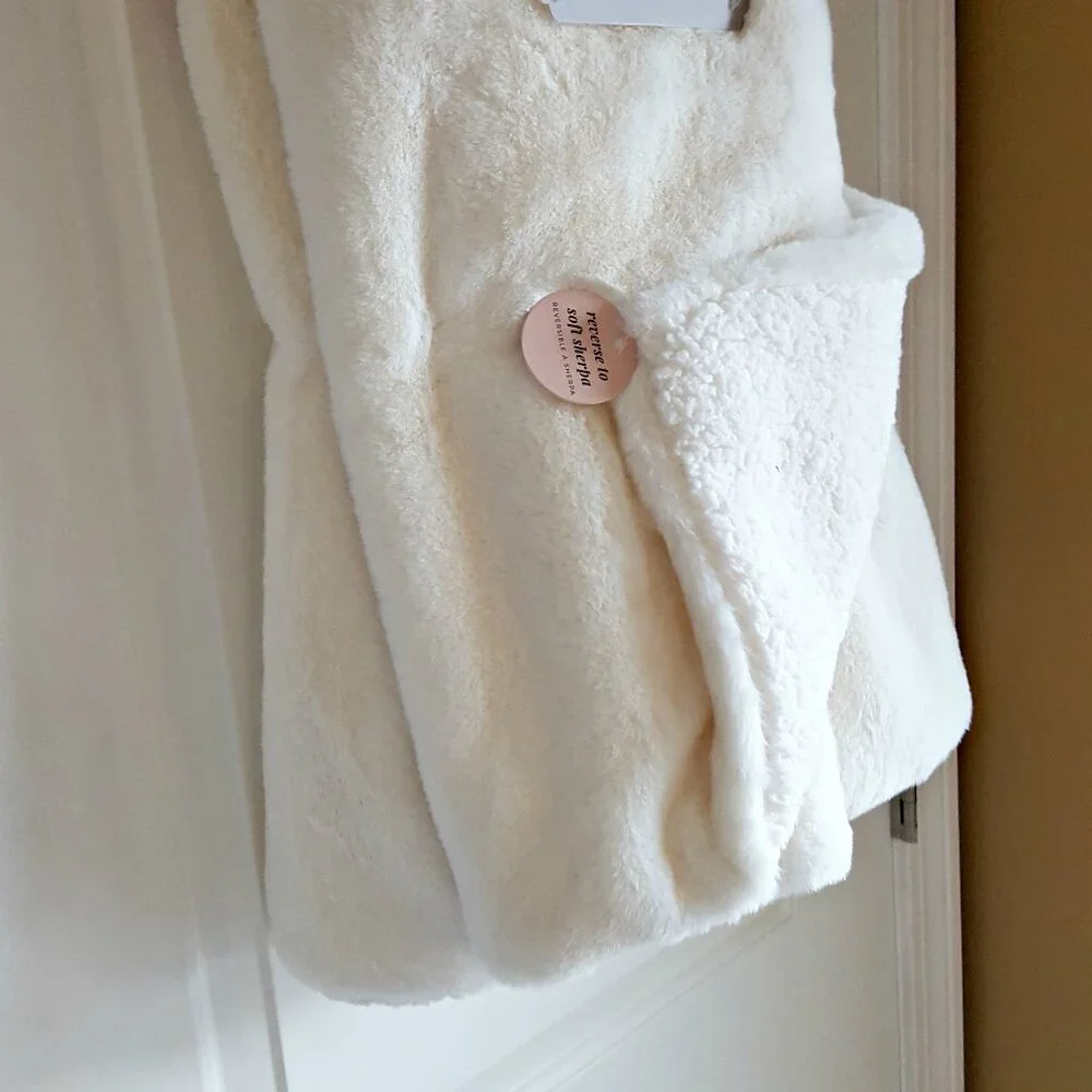 NEW! GORGEOUS SHABBY CHIC Faux RABBIT FUR Throw BLANKET